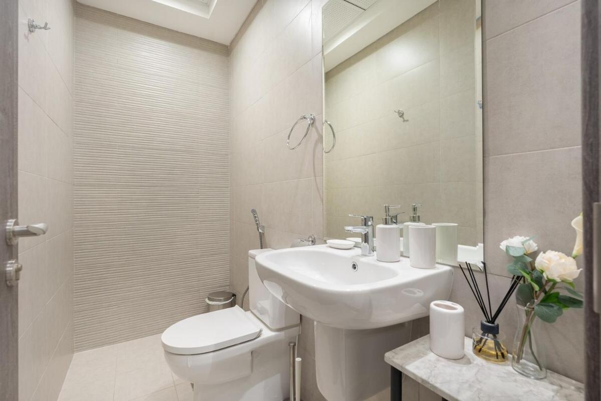 Apartment Bright And Warm 2-bedroom In Al Barsha