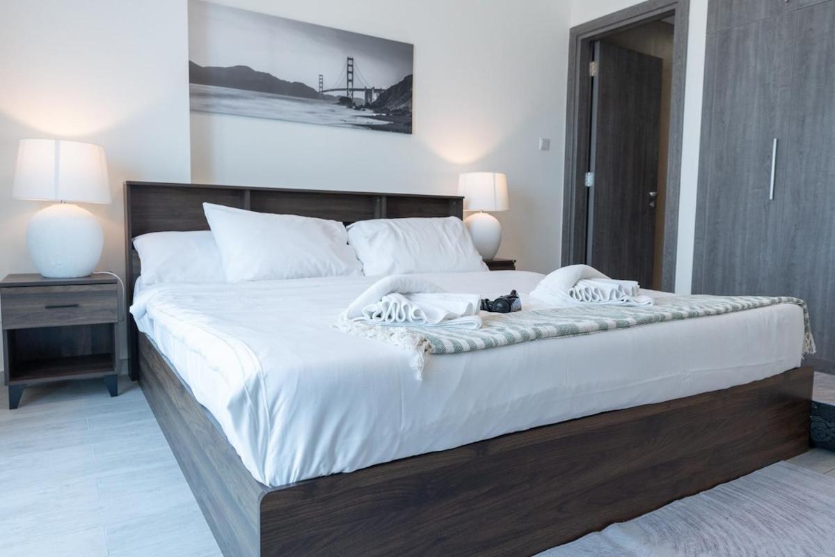 Apartment Bright And Warm 2-bedroom In Al Barsha *