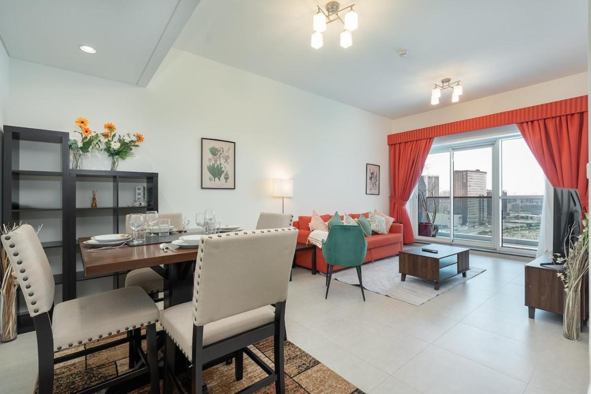 Bright And Warm 2-bedroom In Al Barsha Apartment *