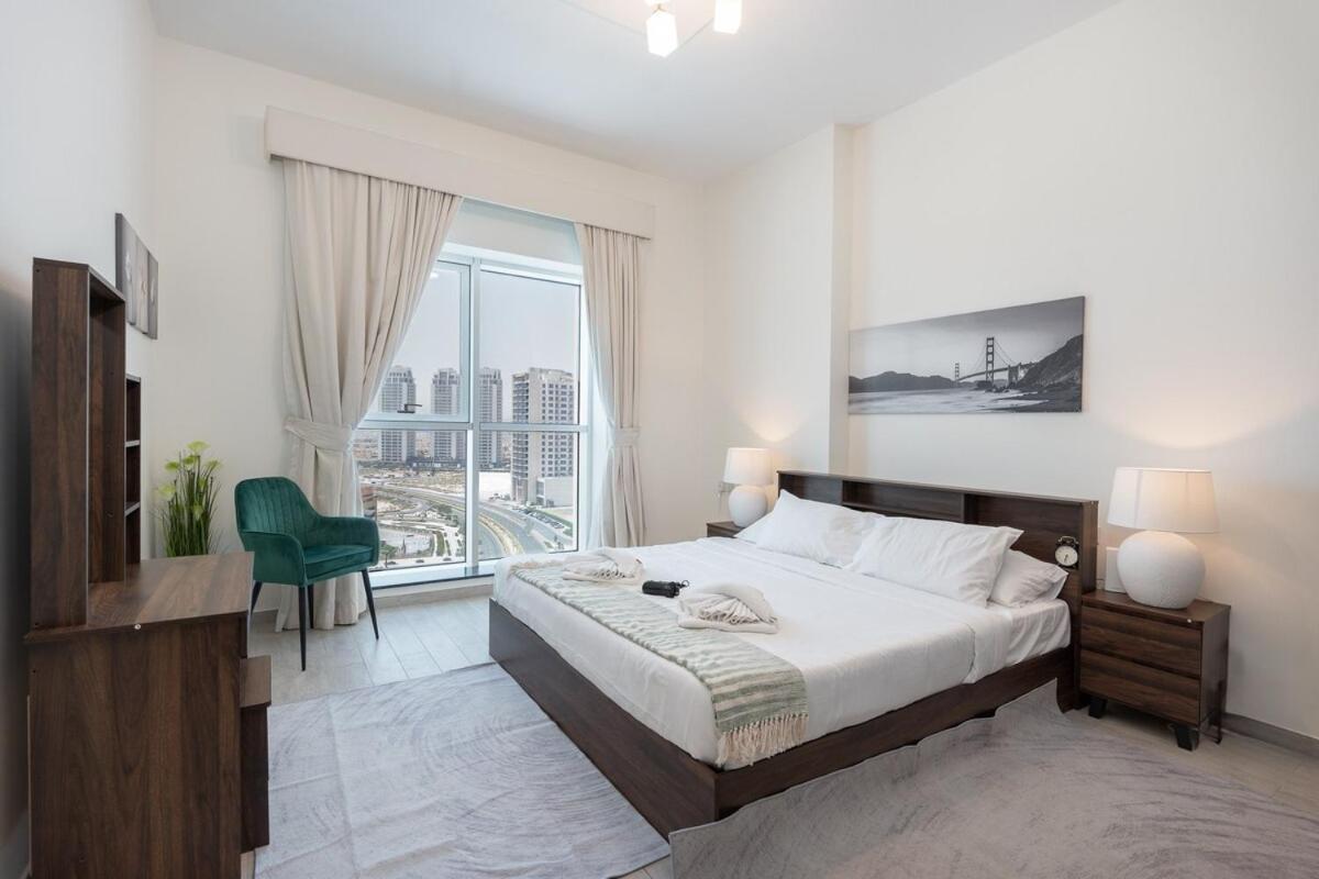 Apartment Bright And Warm 2-bedroom In Al Barsha *