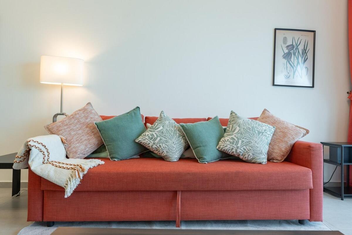 Bright And Warm 2-bedroom In Al Barsha *