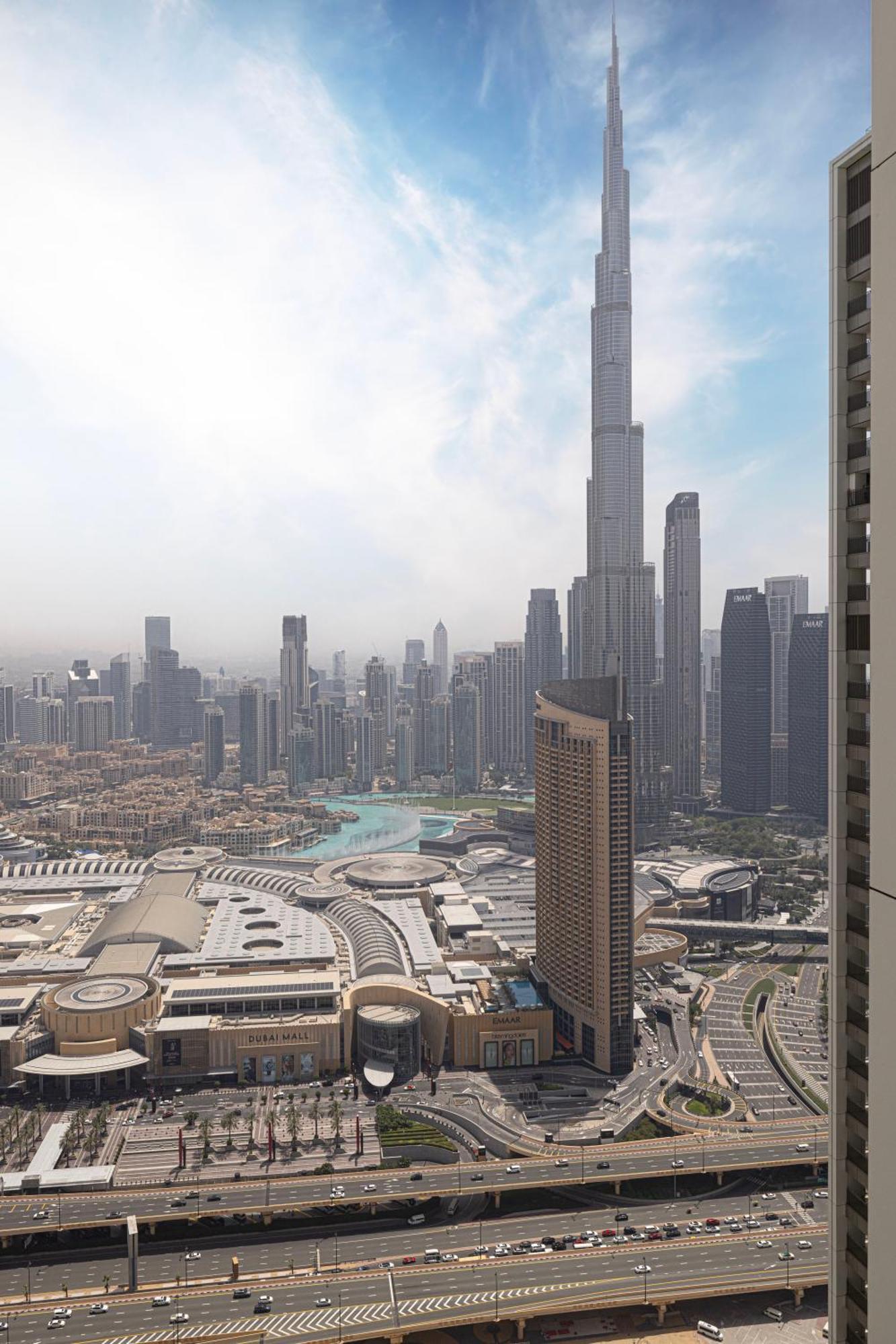 Apartment Premium 2 Bedroom High-floor Offering Spectacular Burj Khalifa & Fountain Views, Steps Away From Mall - Downtown By Stayfinity - Max 8 Guests *
