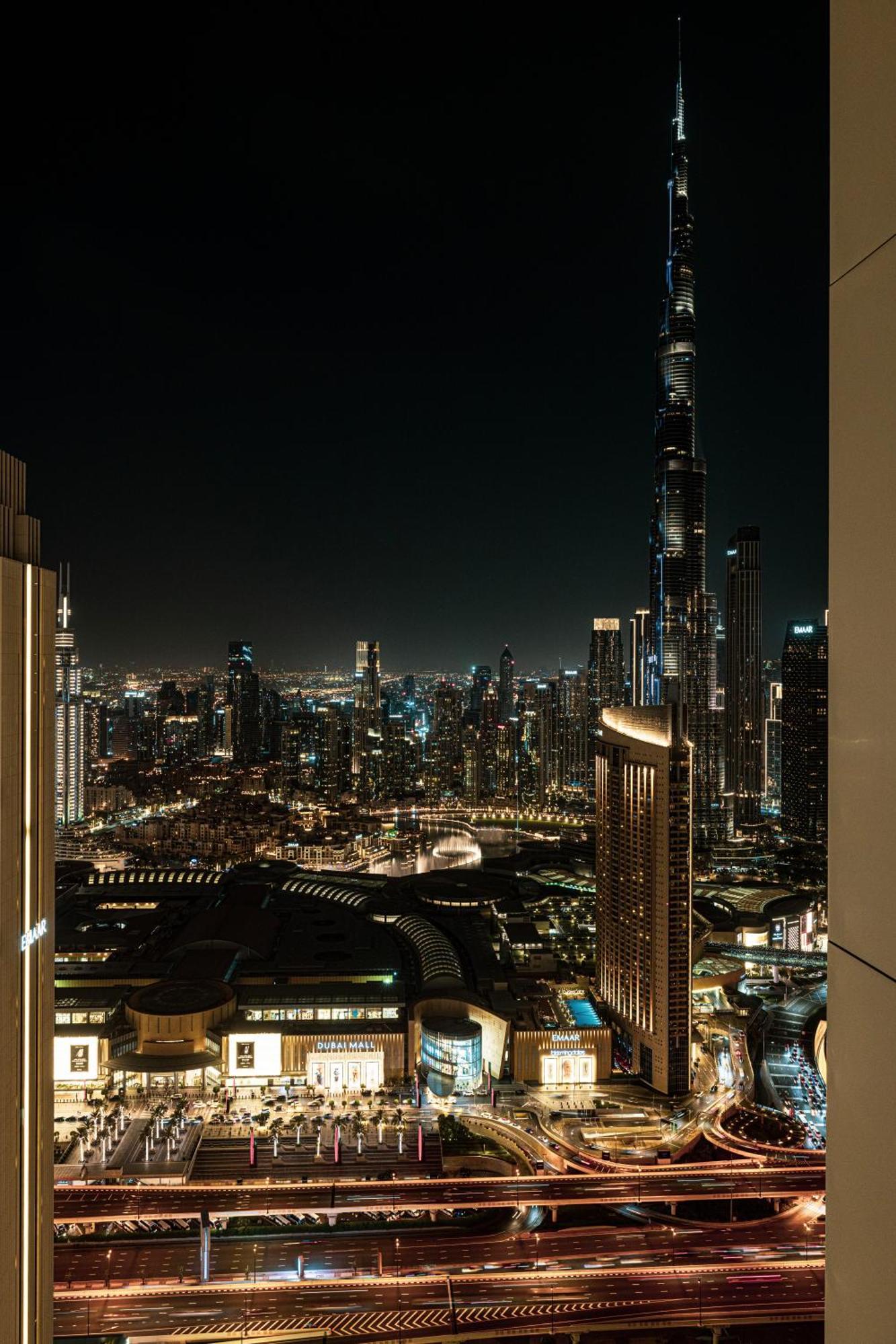 Premium 2 Bedroom High-floor Offering Spectacular Burj Khalifa & Fountain Views, Steps Away From Mall - Downtown By Stayfinity - Max 8 Guests Apartment Dubai