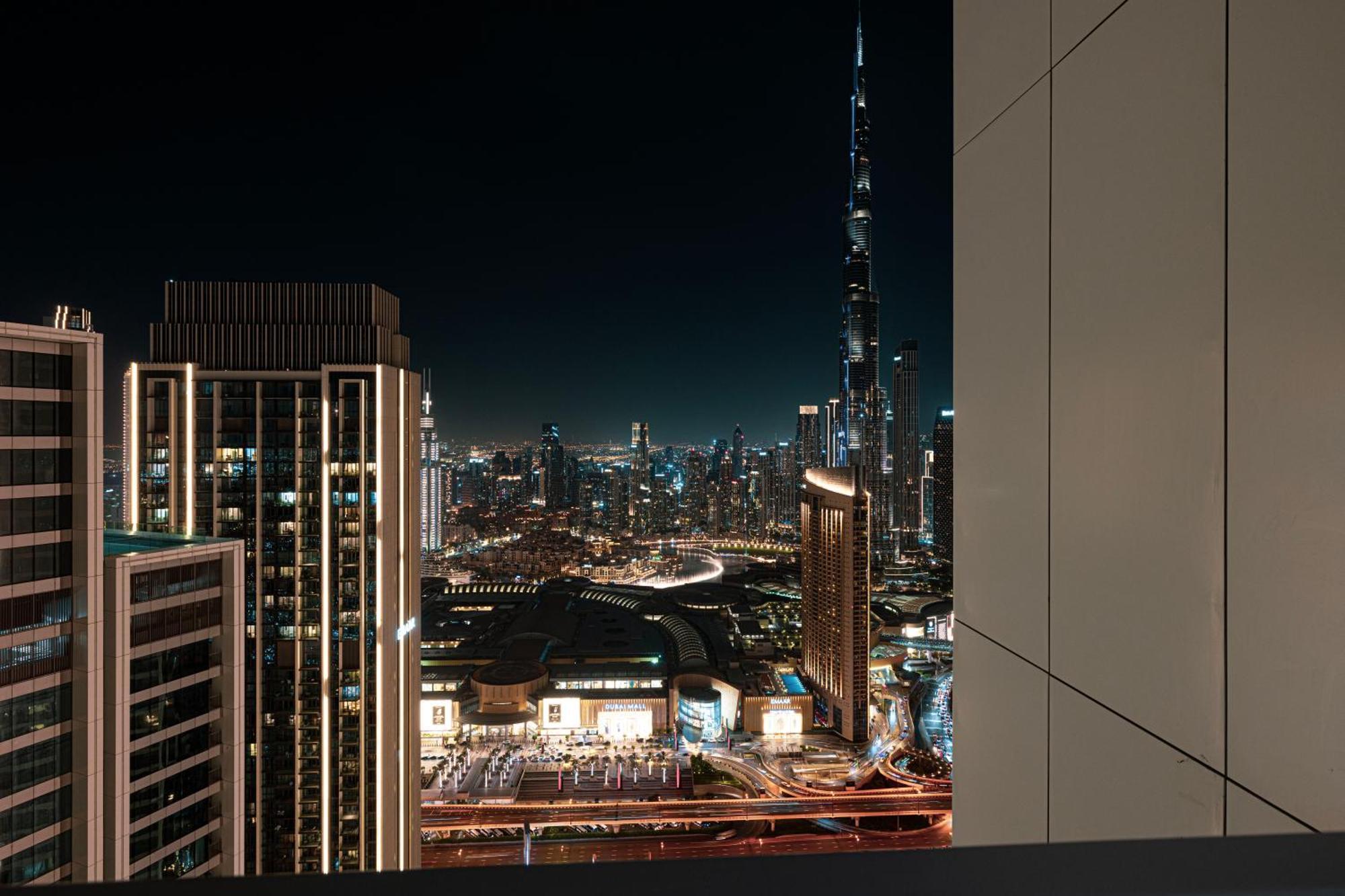Premium 2 Bedroom High-floor Offering Spectacular Burj Khalifa & Fountain Views, Steps Away From Mall - Downtown By Stayfinity - Max 8 Guests *