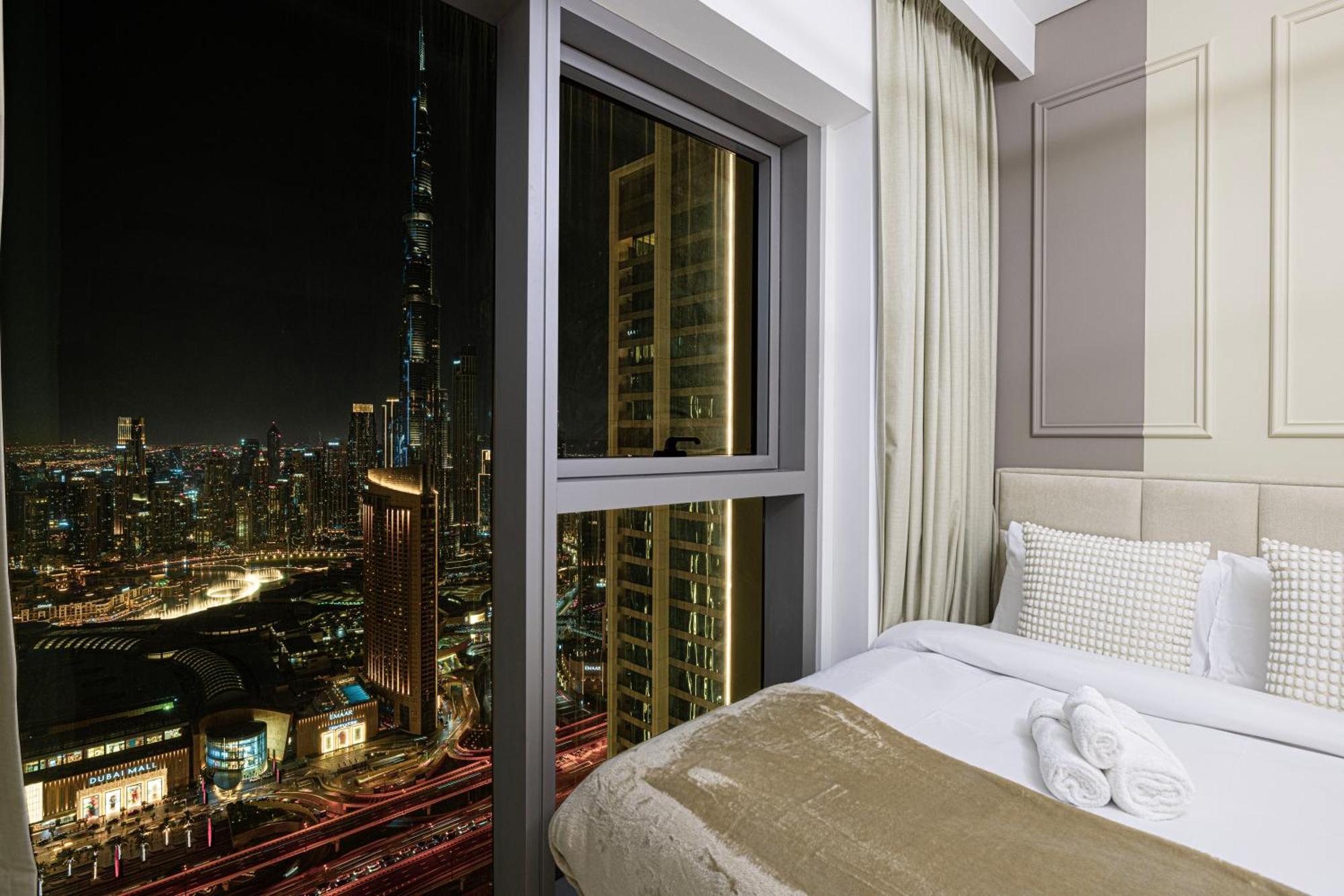 Premium 2 Bedroom High-floor Offering Spectacular Burj Khalifa & Fountain Views, Steps Away From Mall - Downtown By Stayfinity - Max 8 Guests * Dubai