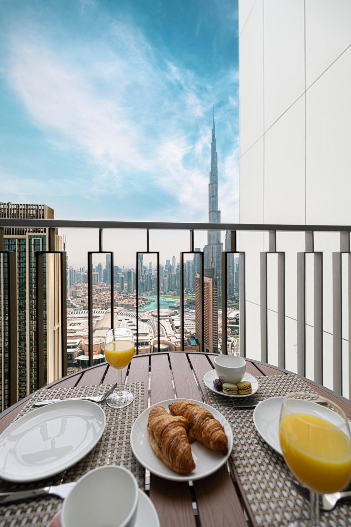 Premium 2 Bedroom High-floor Offering Spectacular Burj Khalifa & Fountain Views, Steps Away From Mall - Downtown By Stayfinity - Max 8 Guests Apartment *