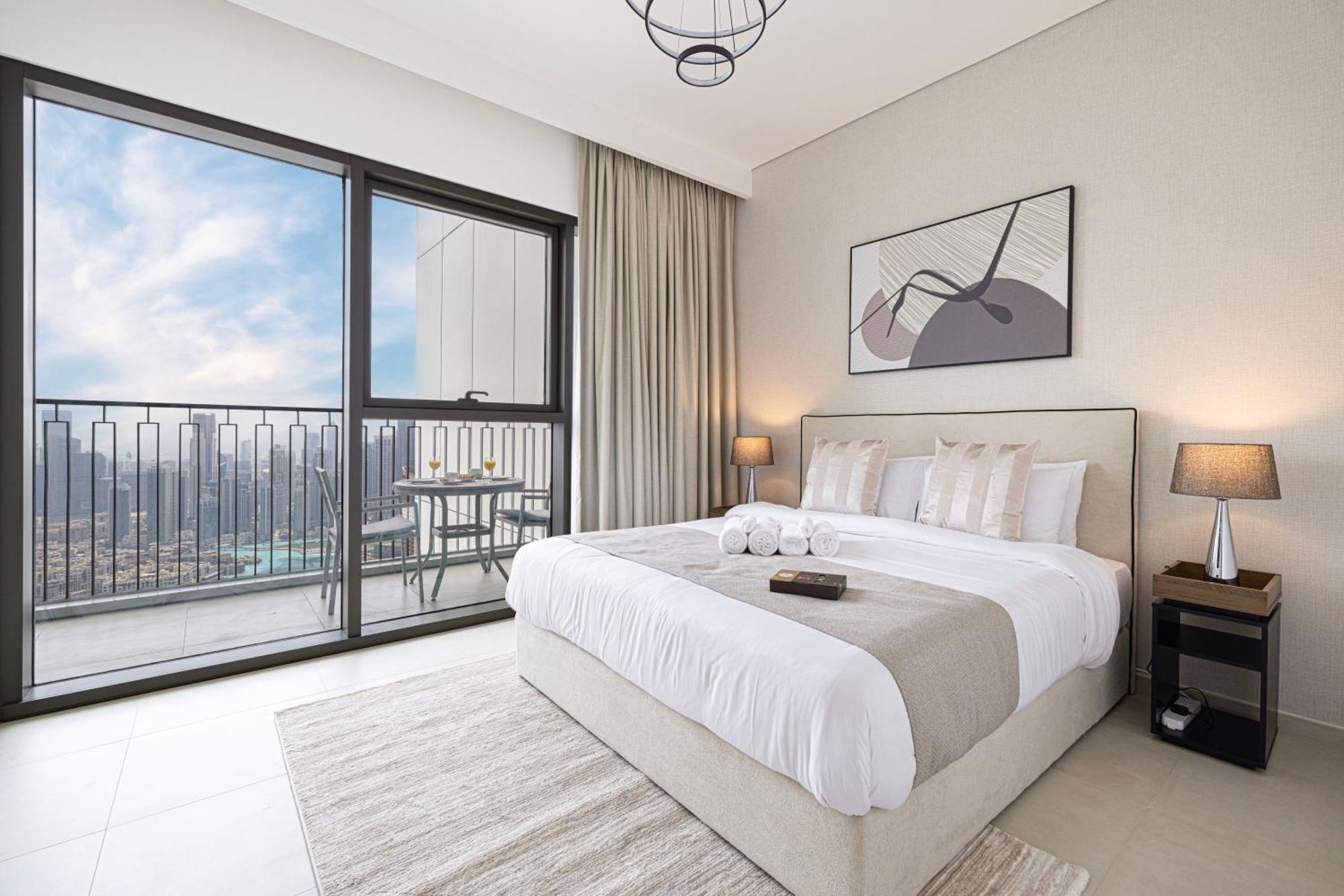 Premium 2 Bedroom High-floor Offering Spectacular Burj Khalifa & Fountain Views, Steps Away From Mall - Downtown By Stayfinity - Max 8 Guests Dubai