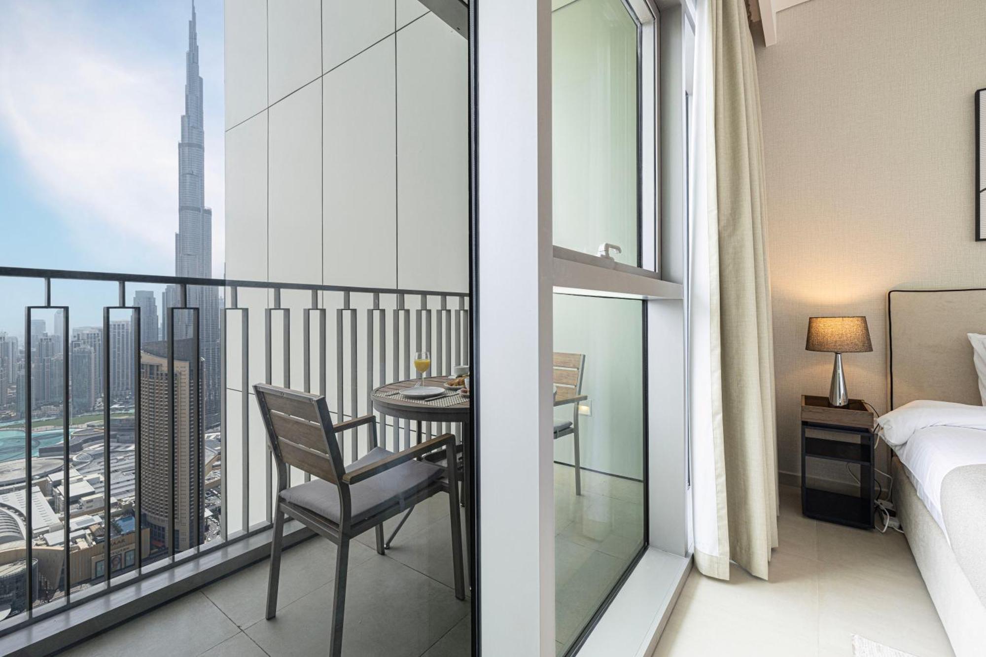 Premium 2 Bedroom High-floor Offering Spectacular Burj Khalifa & Fountain Views, Steps Away From Mall - Downtown By Stayfinity - Max 8 Guests * Dubai