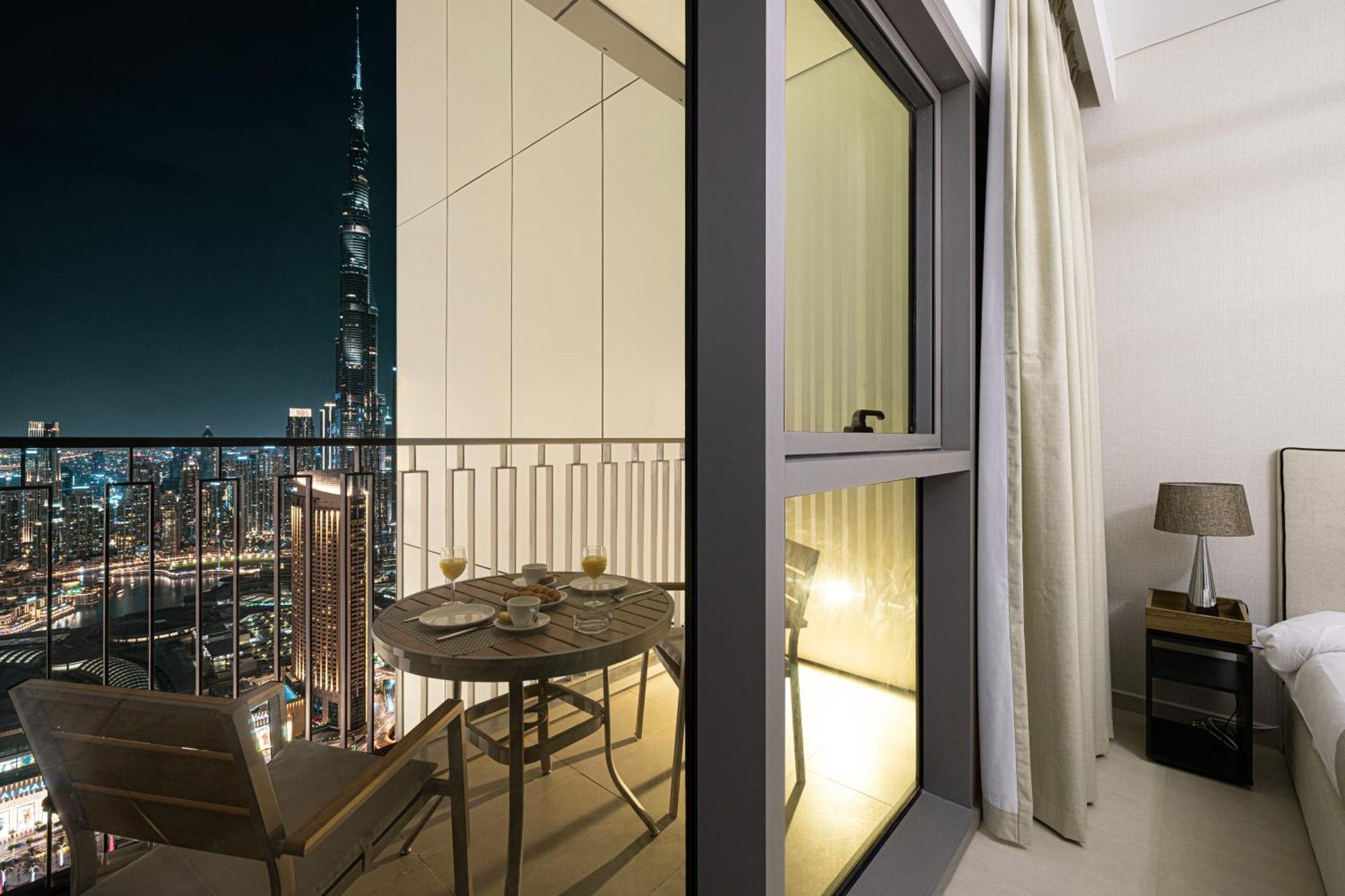 Premium 2 Bedroom High-floor Offering Spectacular Burj Khalifa & Fountain Views, Steps Away From Mall - Downtown By Stayfinity - Max 8 Guests Apartment *