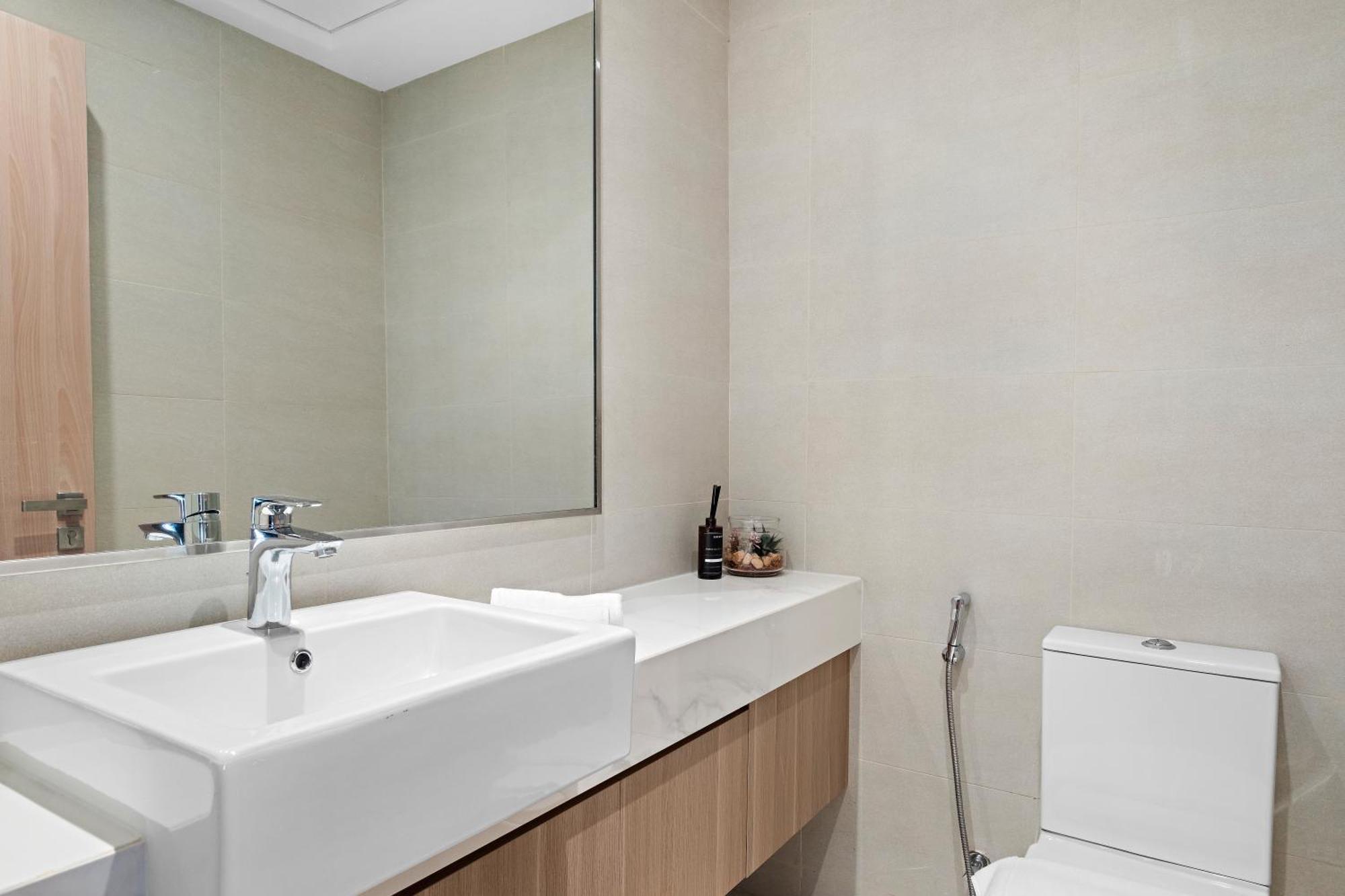 1br Azizi Riviera B7, Pool View
