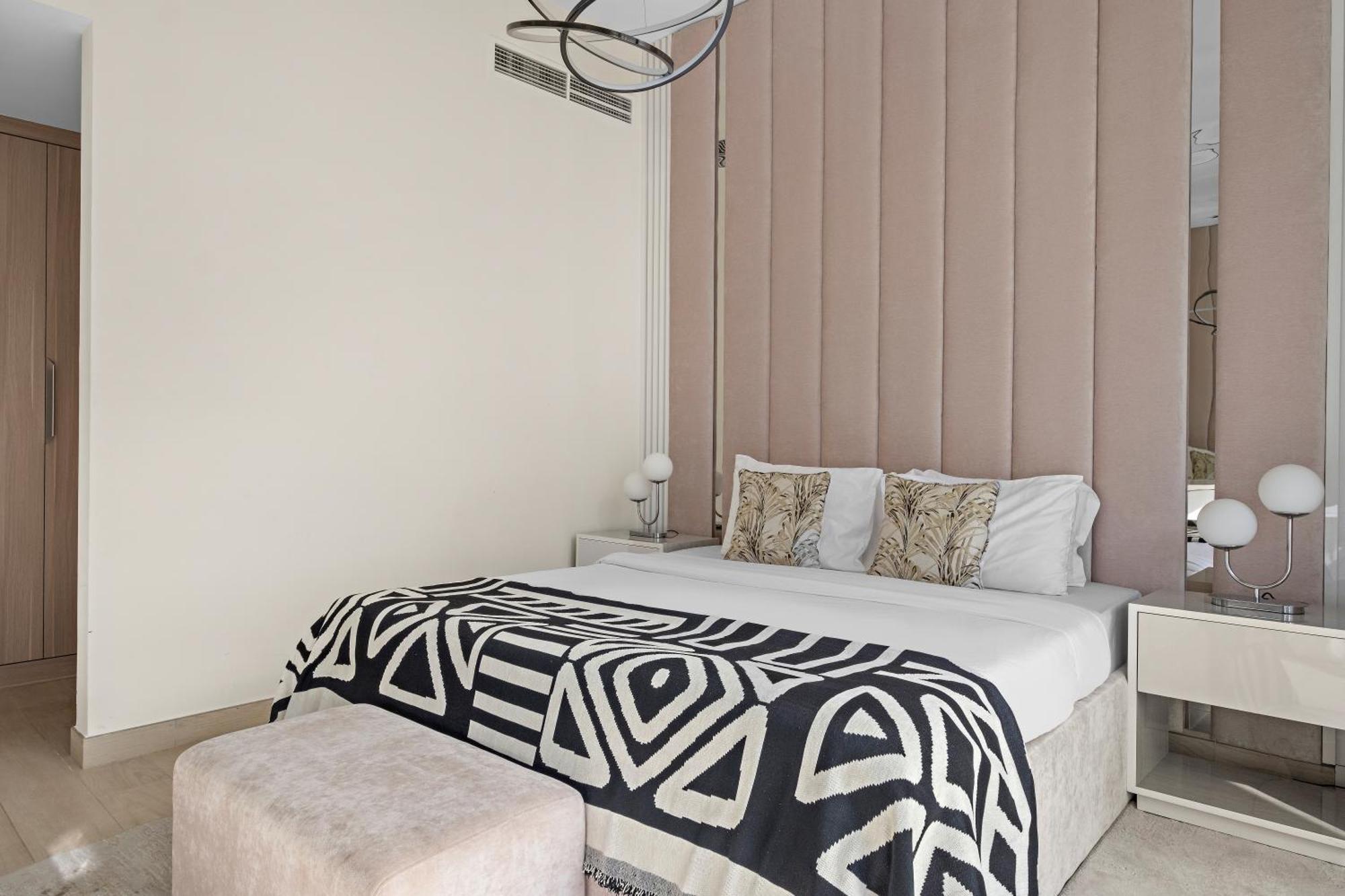 1br Azizi Riviera B7, Pool View Dubai