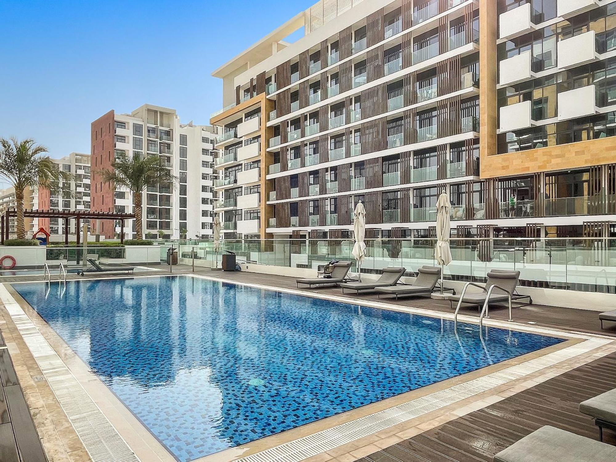 1br Azizi Riviera B7, Pool View * Dubai