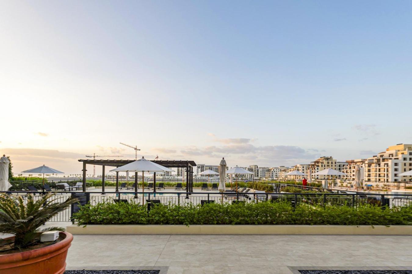 Luxury Lifestyle At La Sirene Port De La Jumeirah 1 Apartment *