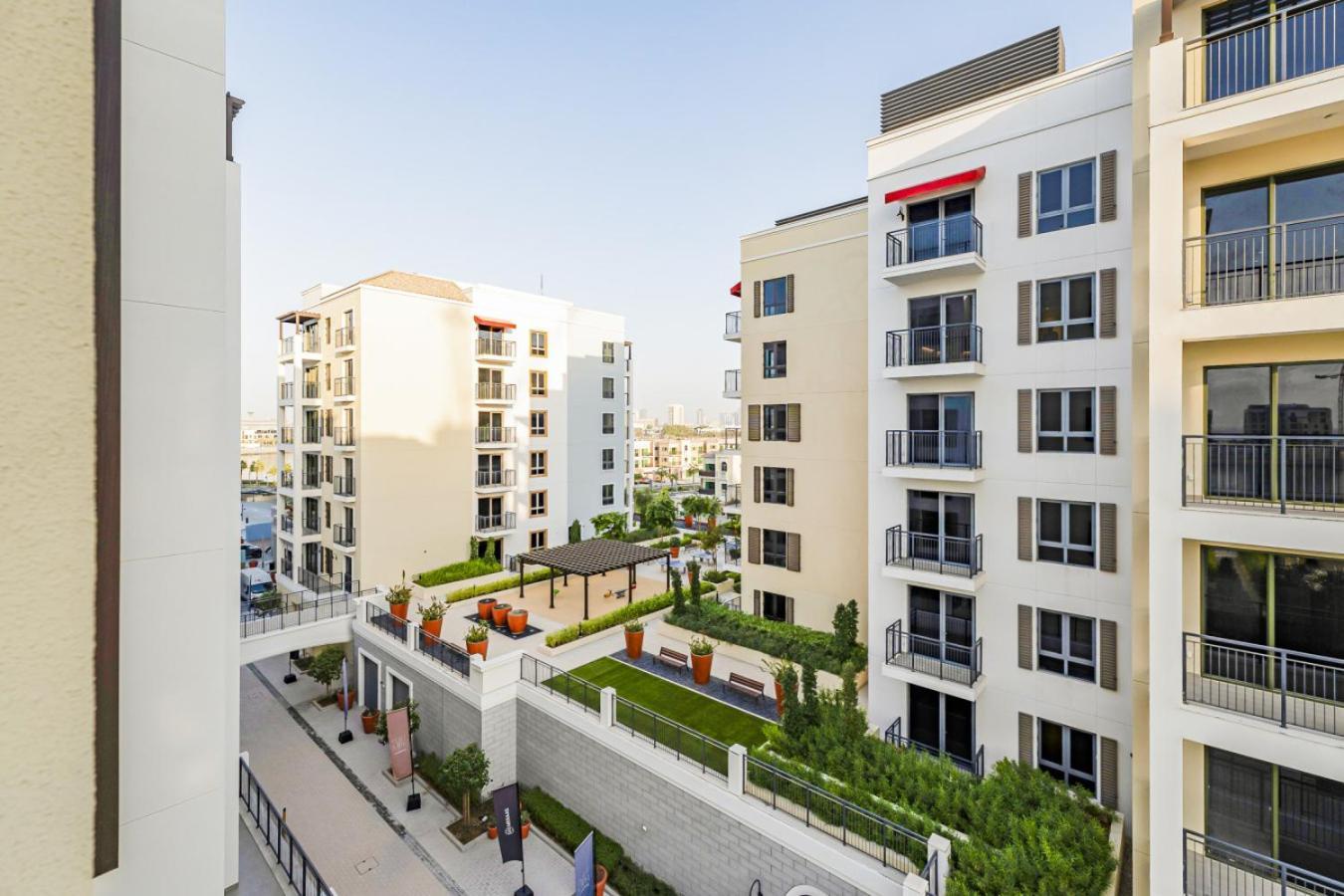 Apartment Luxury Lifestyle At La Sirene Port De La Jumeirah 1 *