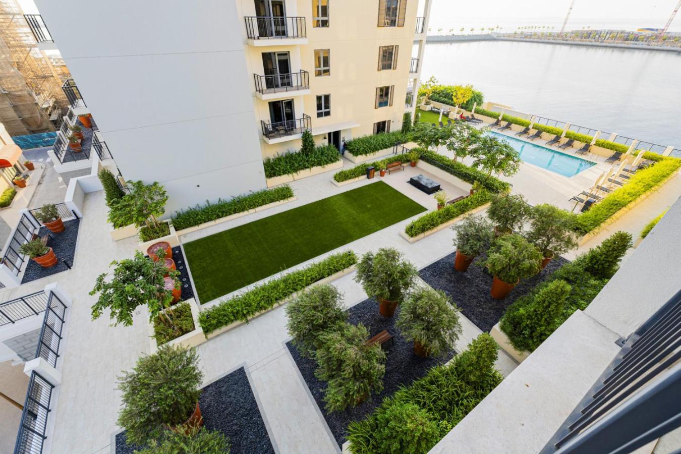 Luxury Lifestyle At La Sirene Port De La Jumeirah 1 *