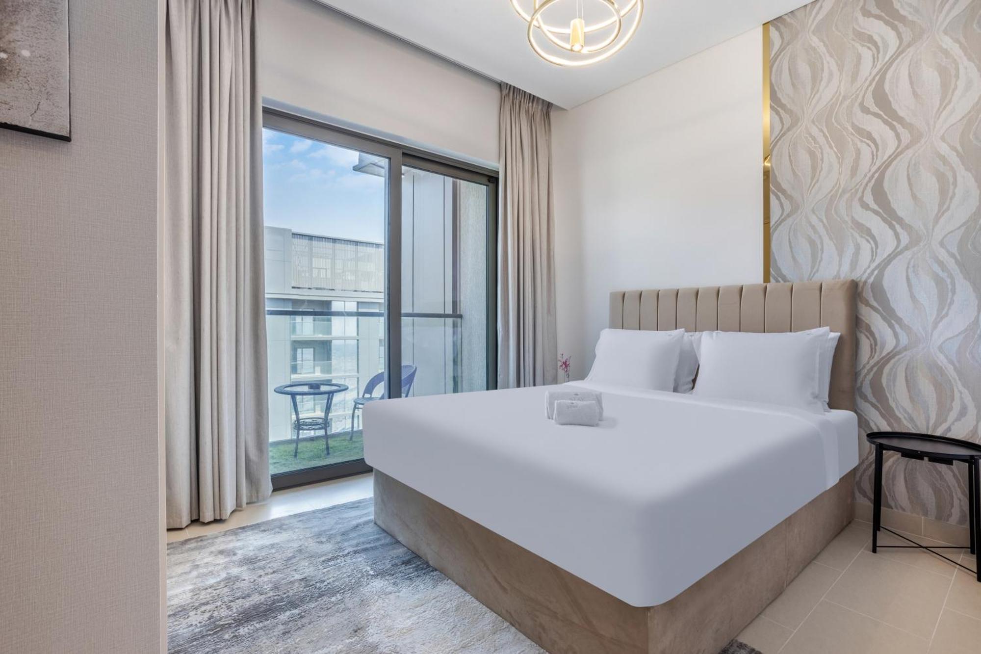By Latinem Luxury 1br Cv A2807 Near Mall Dubai