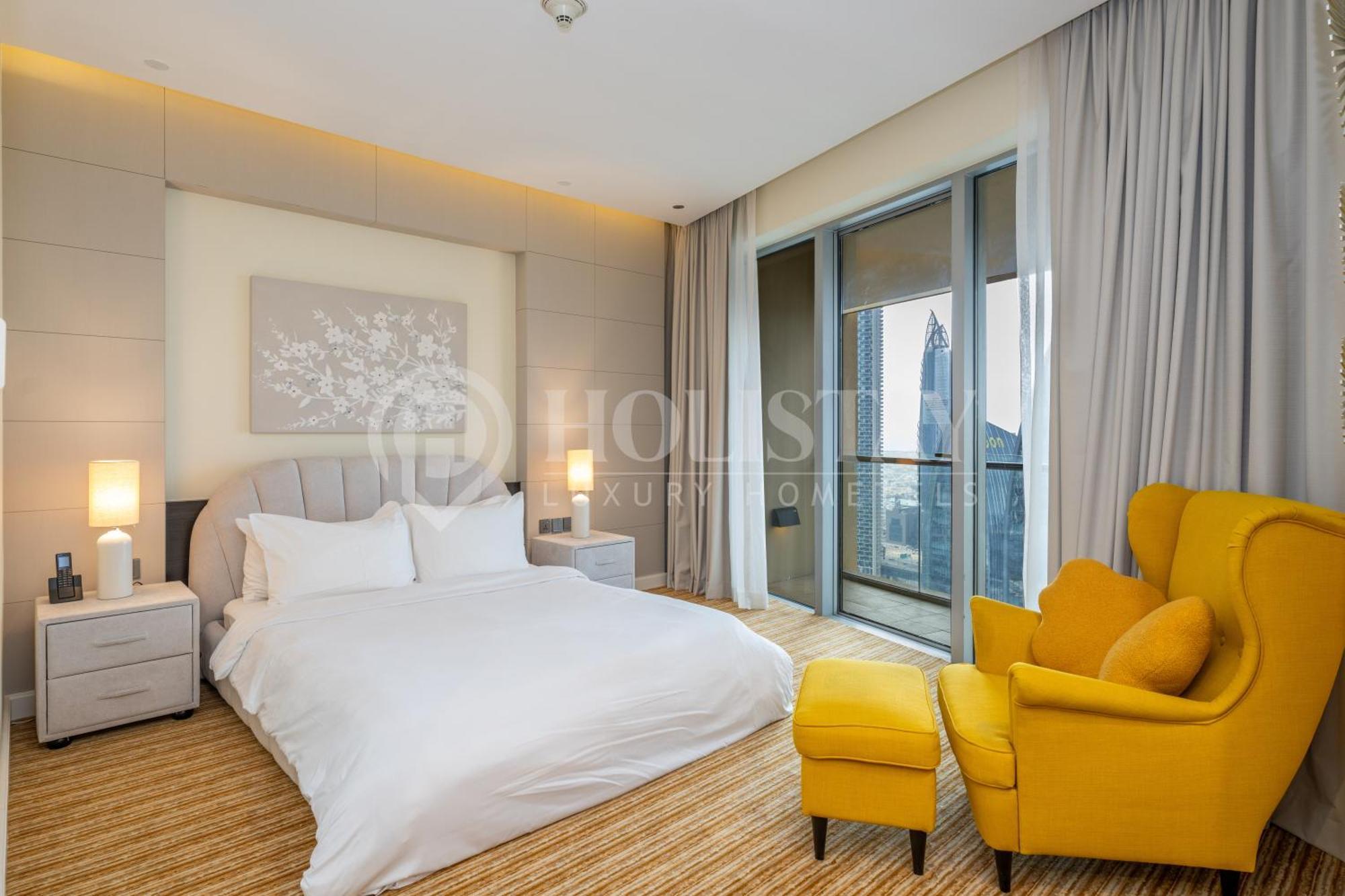 Holistay Luxury Homes - Burj Khalifa View - Direct Access Mall Apartment