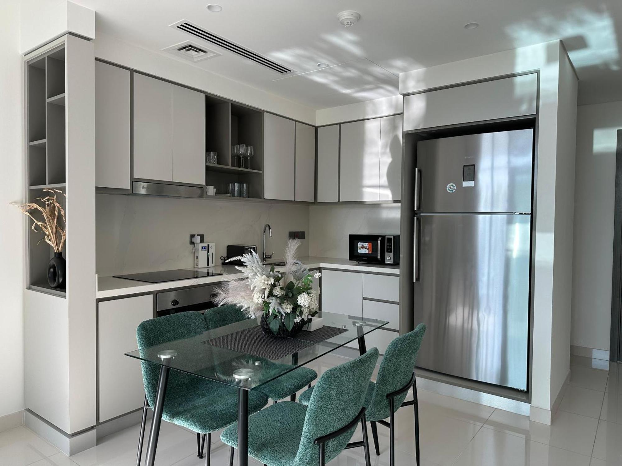 Livbnb - Classy 2br In Sunrise Bay * Dubai