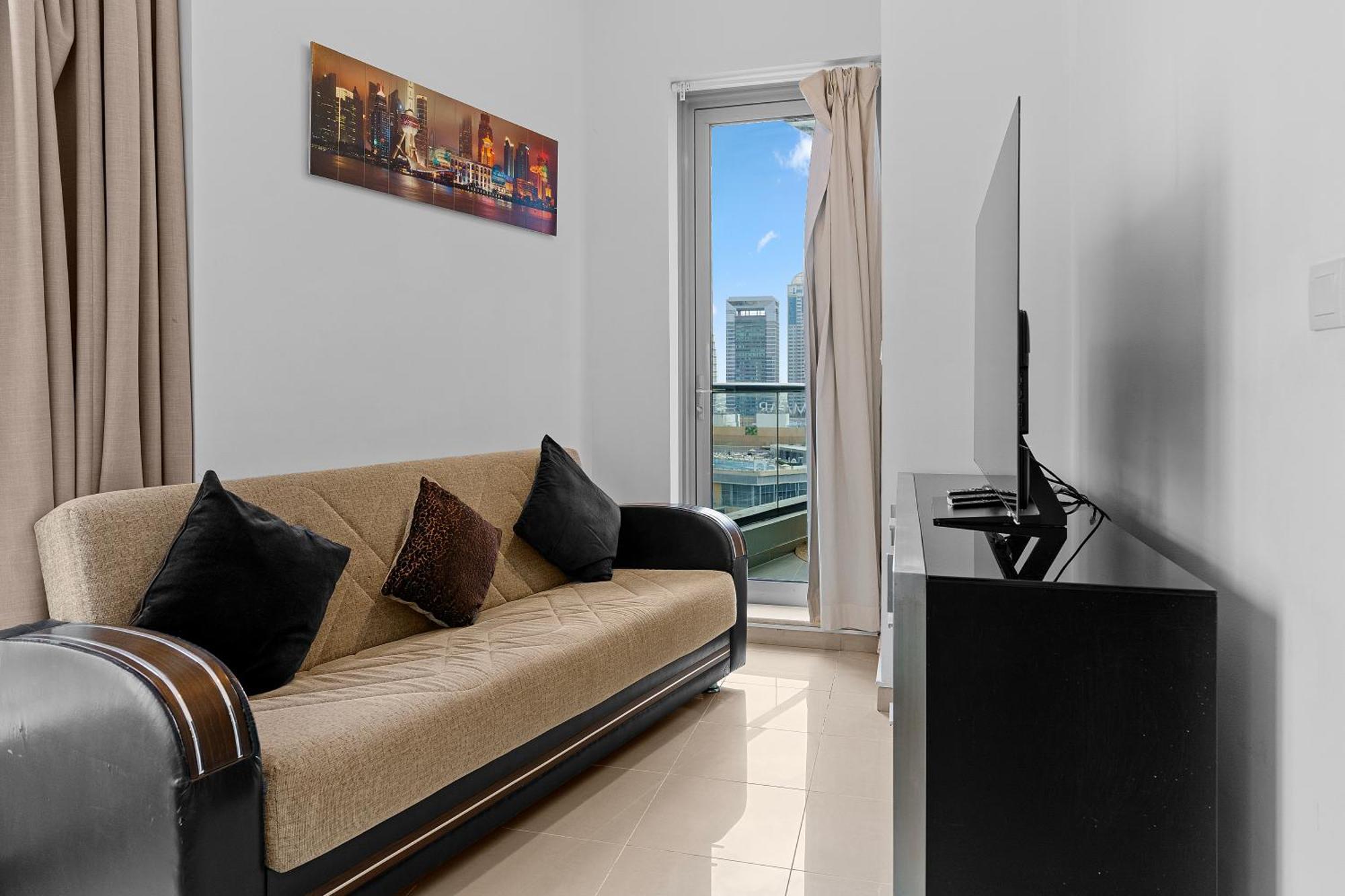 Cozy Marina View With Modern Gym & Pool, Steps To & Metro *