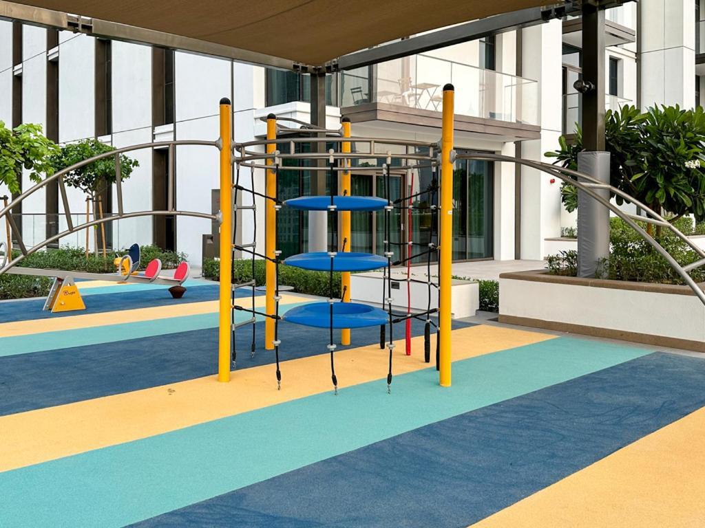 Apartment Homesgetaway - Luxury 2br In Burj Crown Dubai