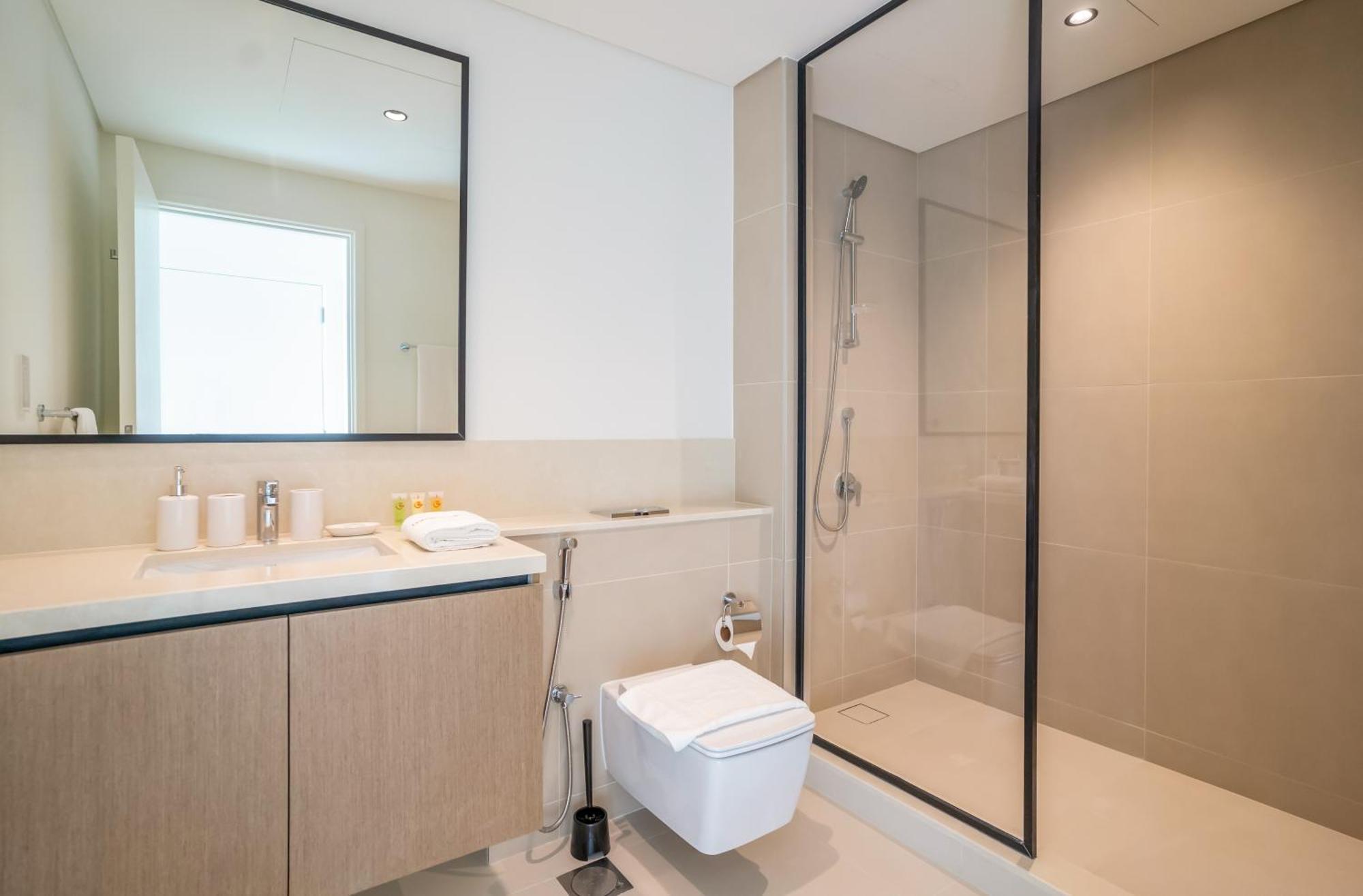 Homesgetaway - Luxury 2br In Burj Crown Apartment *