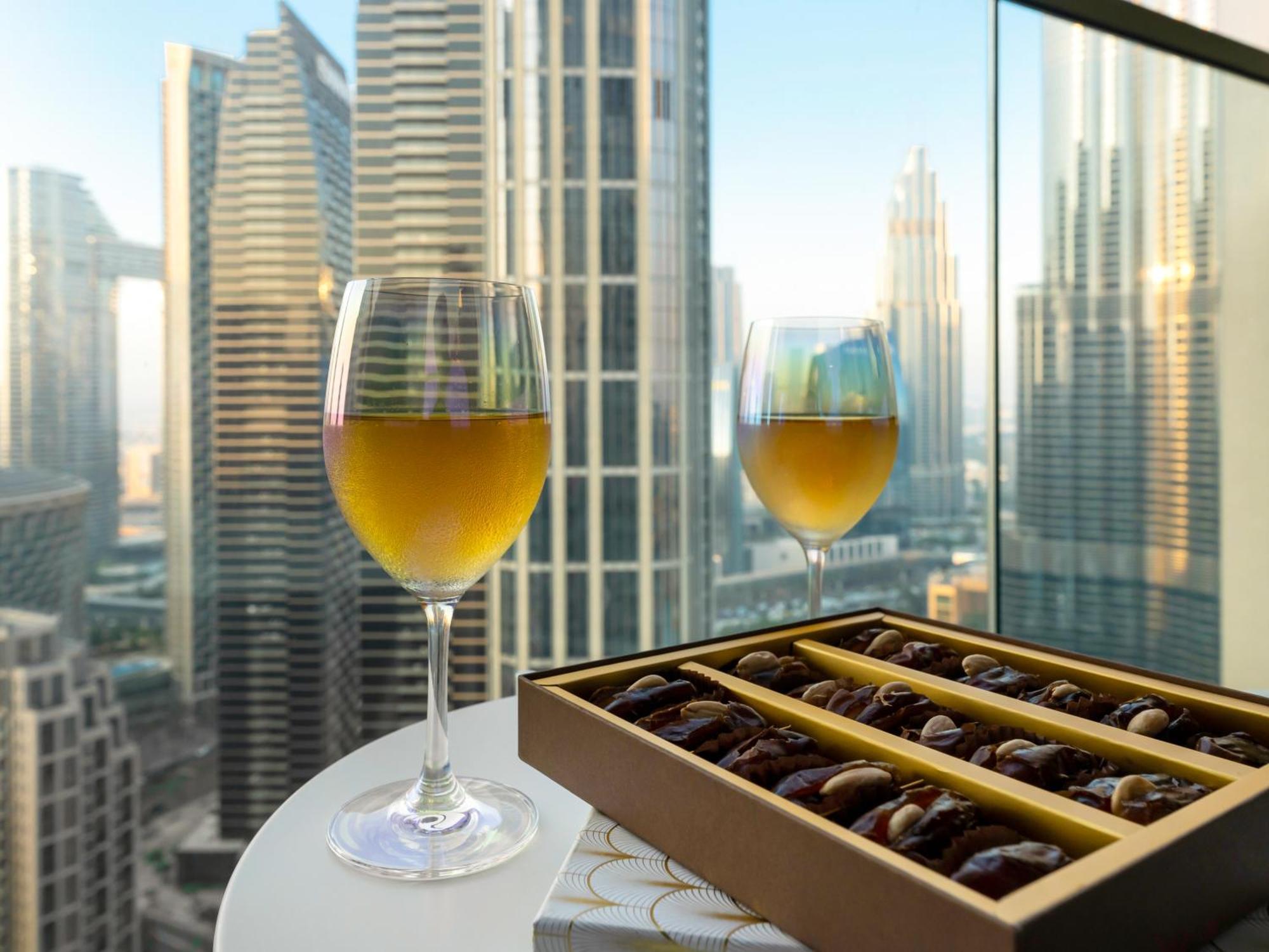 Apartment Grandeur 2 Bedroom I Burj Khalifa & Fountain Views I Free Parking, Gym, Pool, Wi-fi & Ps5 I By Skyline Serenity Dubai