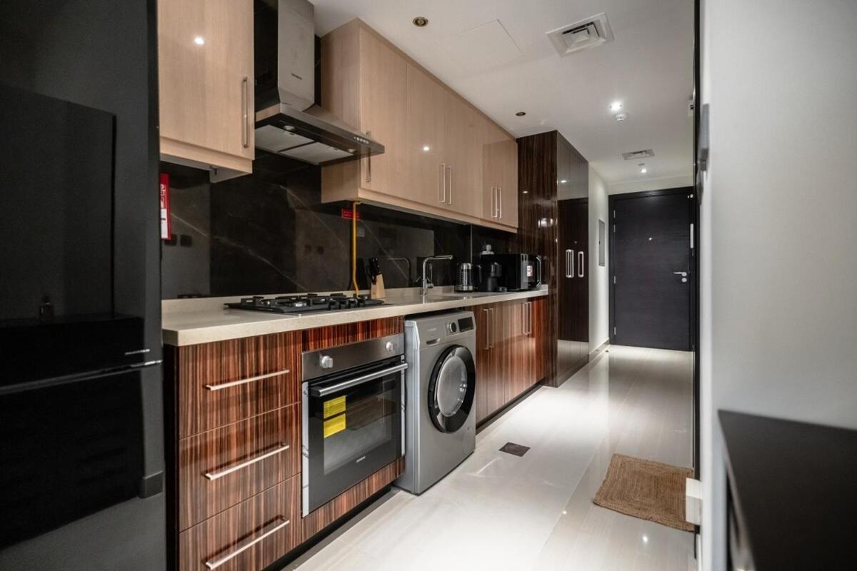 Clever Guest 002 Elite Downtown Apartment *