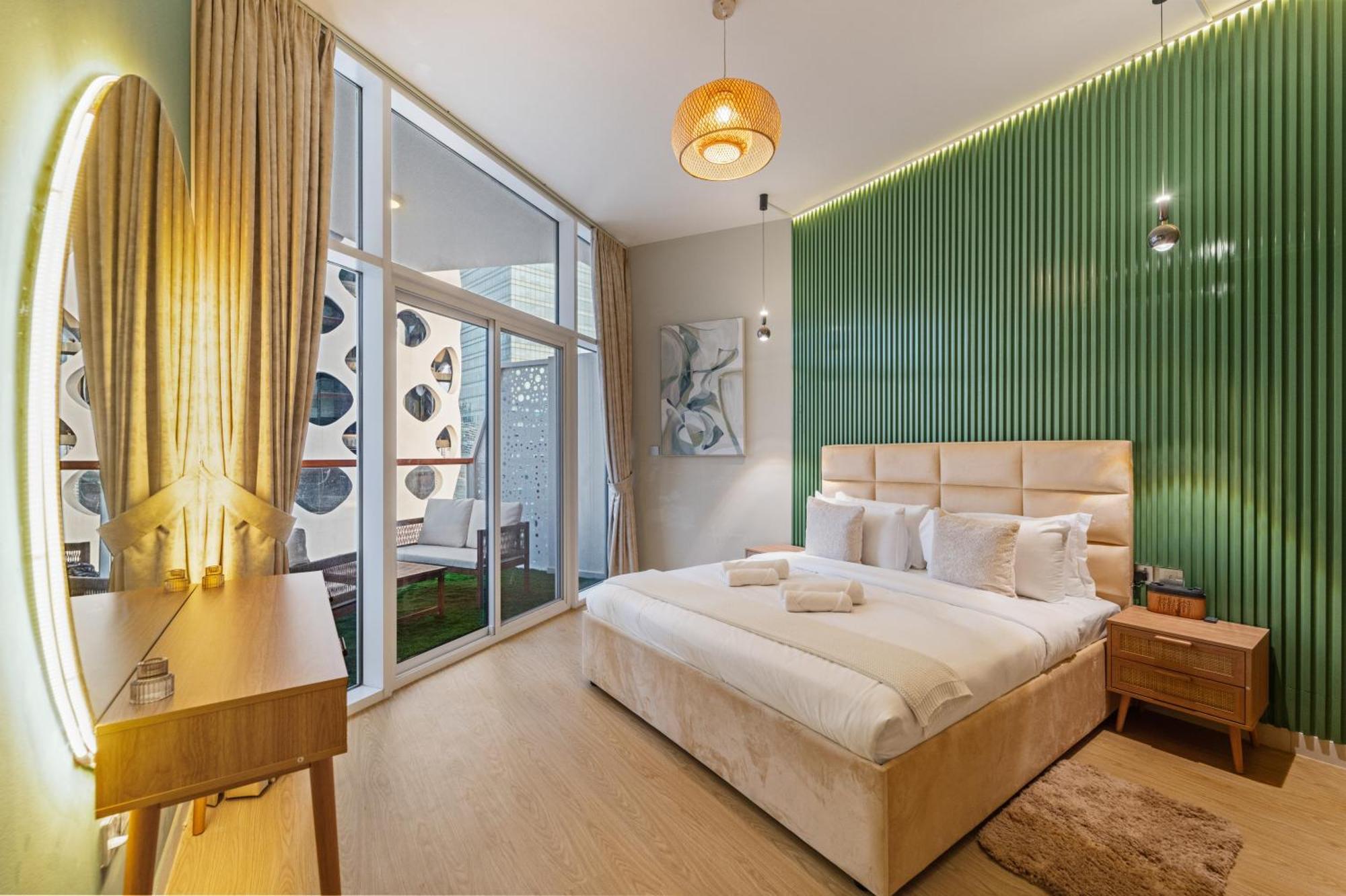 Apartment Luxurious 1br With Canal & Burj Khalifa View!