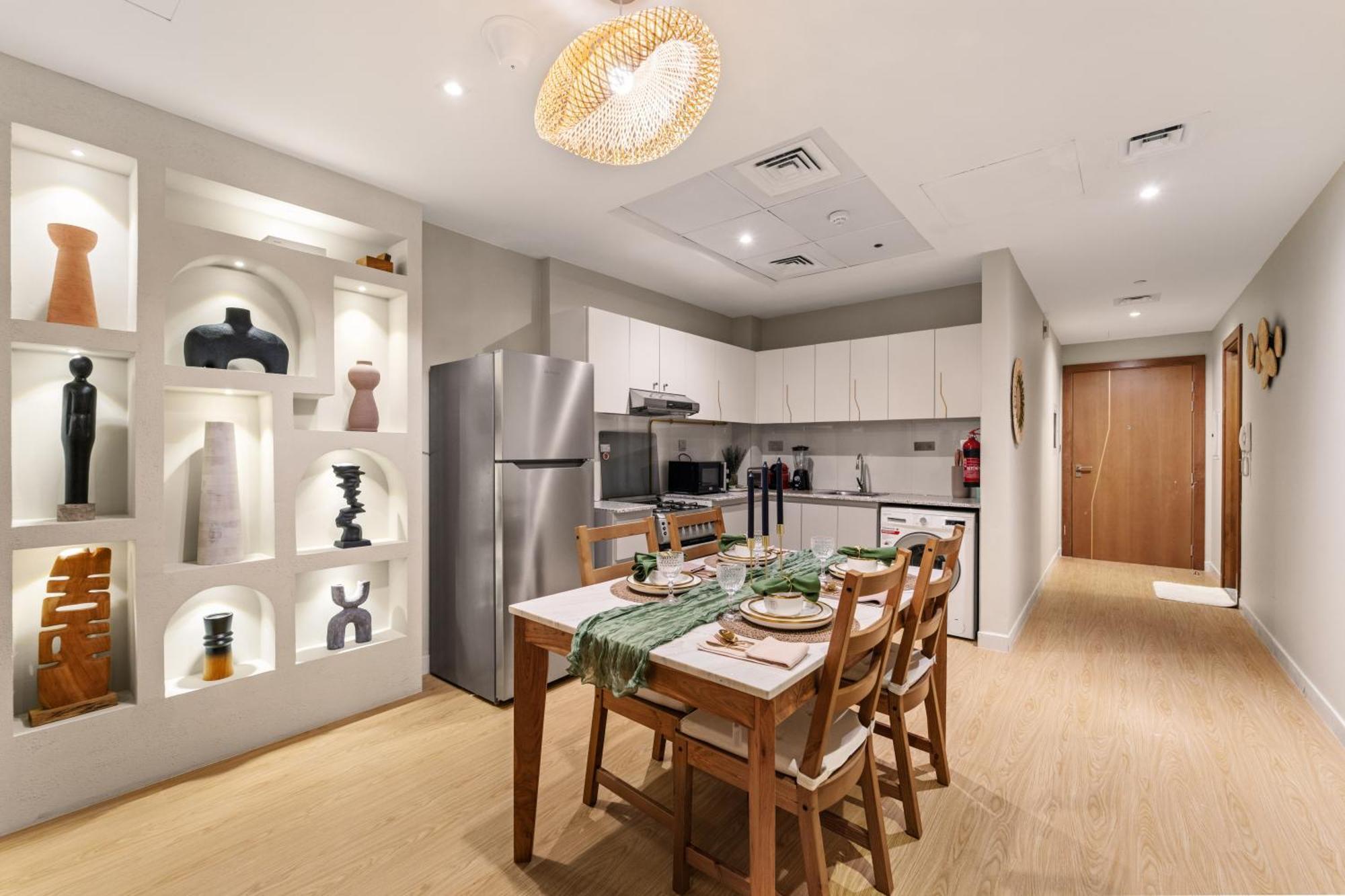 Apartment Luxurious 1br With Canal & Burj Khalifa View! *