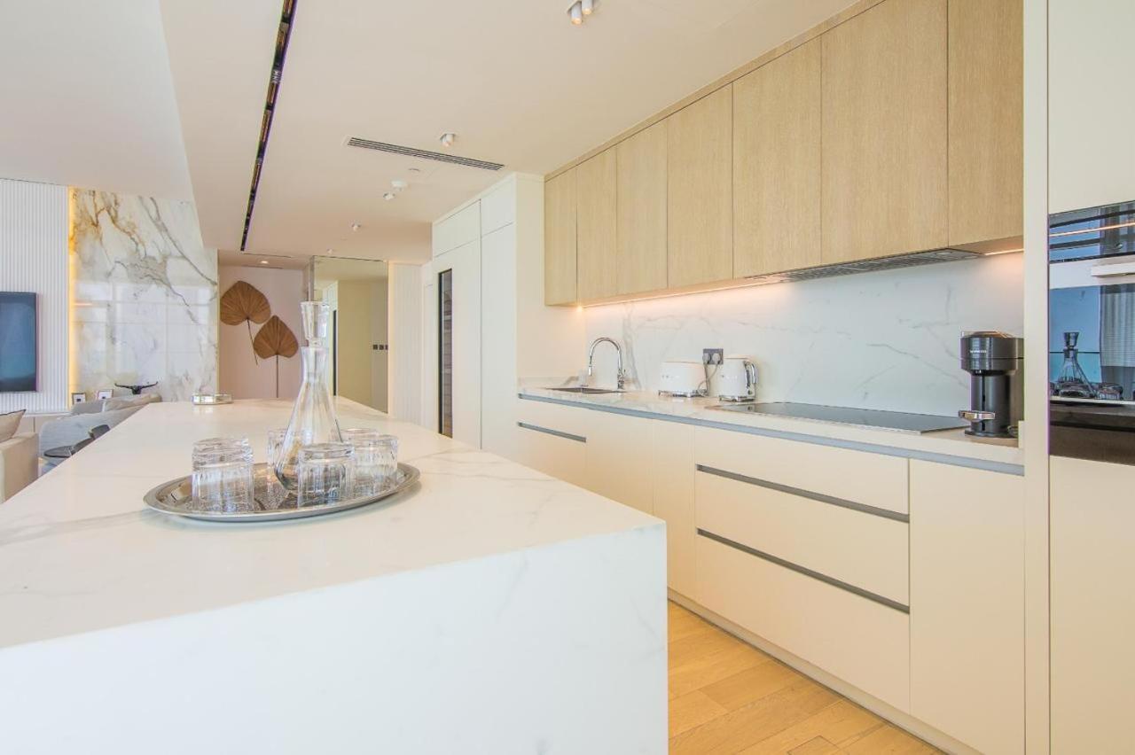 Apartment Westminster Front Dubai