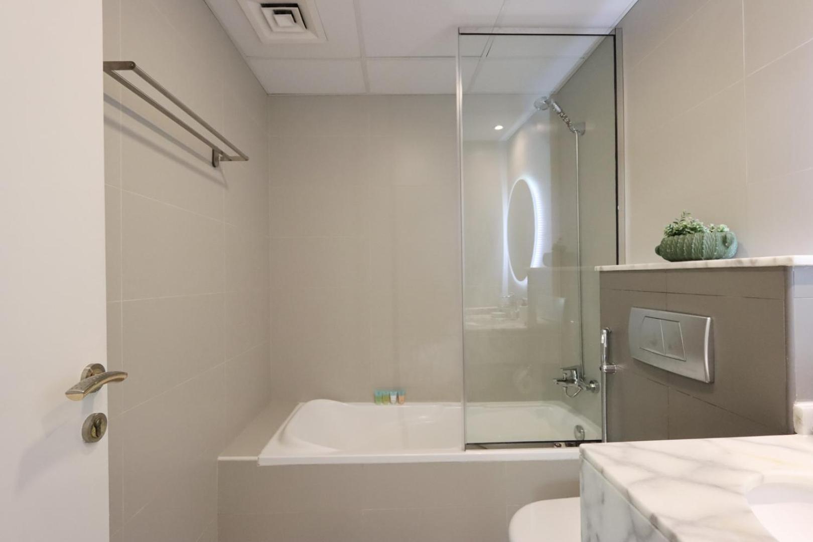 Livbnb - Casa Aruri,1b Marina Escape Near Metro, Mall And Promenade Apartment *
