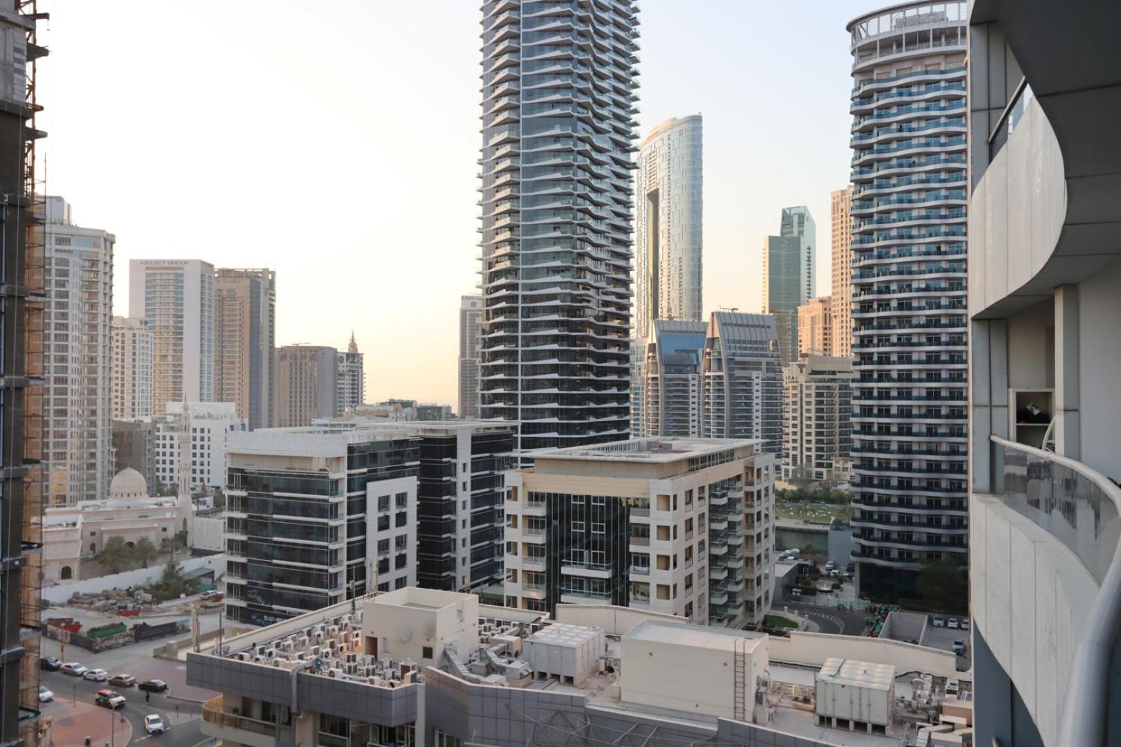 Apartment Livbnb - Casa Aruri,1b Marina Escape Near Metro, Mall And Promenade Dubai