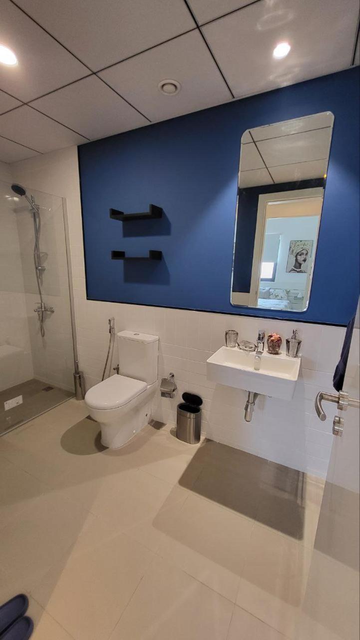 Modern 2br -5min To Metro-unit 211 Apartment *