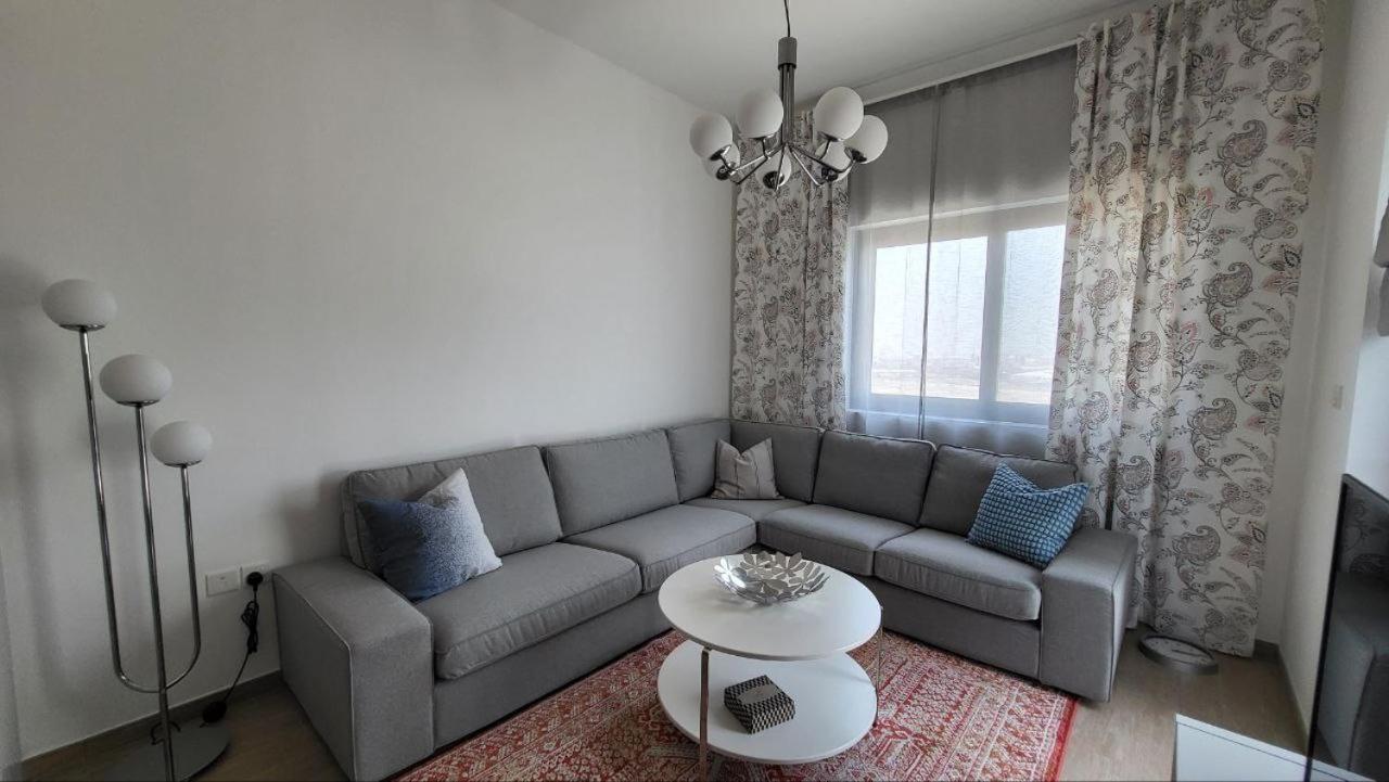 Apartment Modern 2br -5min To Metro-unit 211