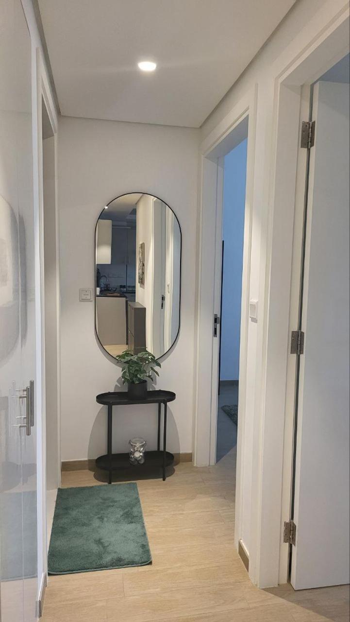 Modern 2br -5min To Metro-unit 211 Apartment Dubai