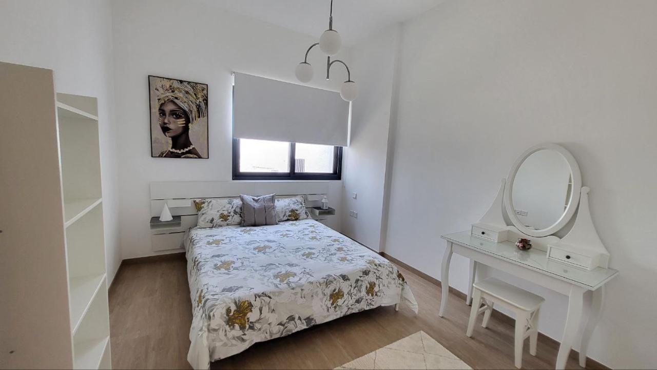 Apartment Modern 2br -5min To Metro-unit 211 Dubai