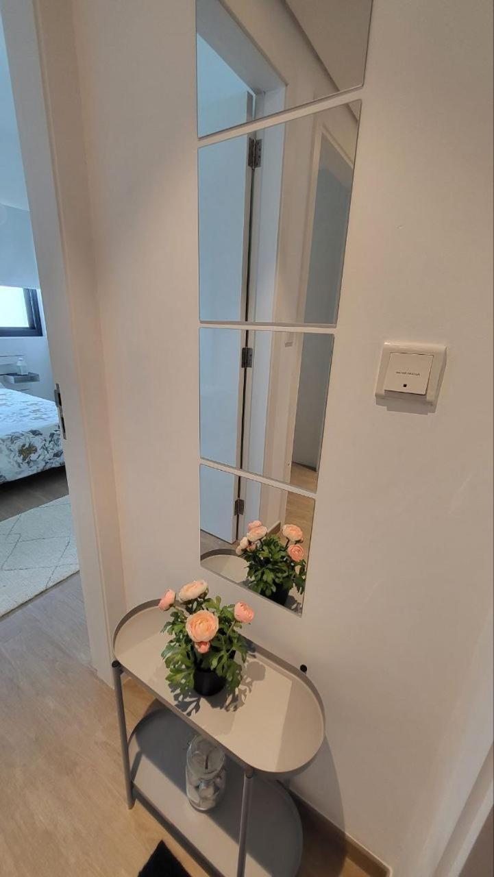 Modern 2br -5min To Metro-unit 211 Apartment *
