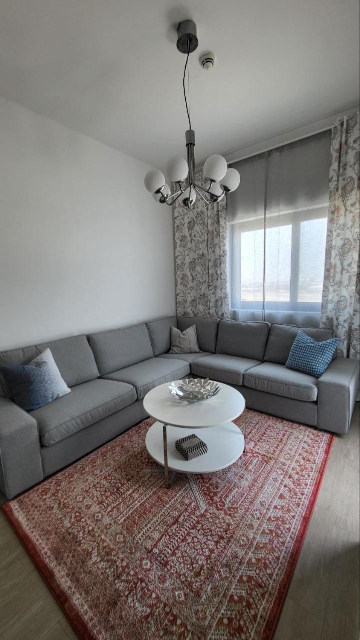 Modern 2br -5min To Metro-unit 211 Apartment *