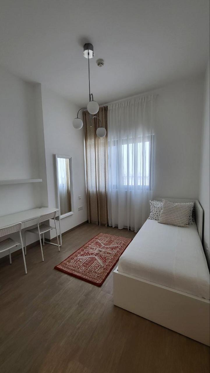 Modern 2br -5min To Metro-unit 211 Apartment Dubai