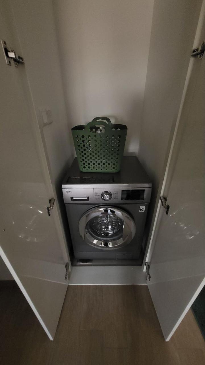 Modern 2br -5min To Metro-unit 211 *
