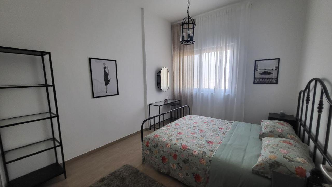 Modern 2br -5min To Metro-unit 211 * Dubai