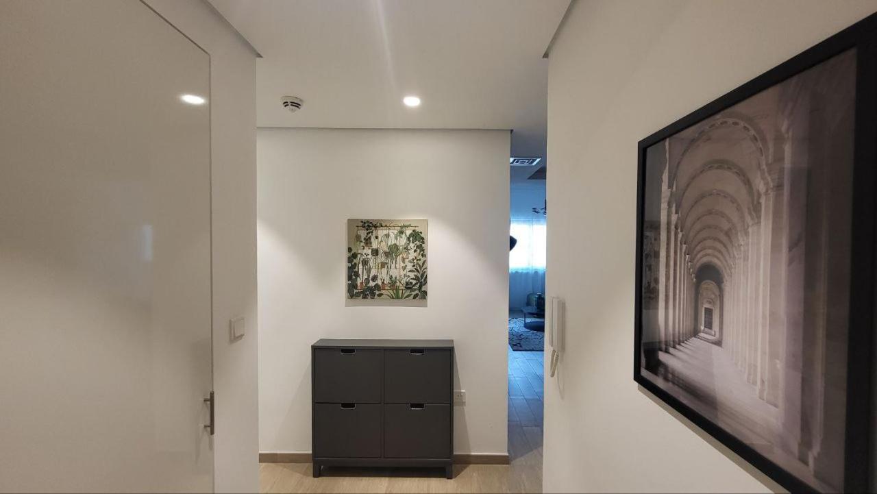 Modern 2br -5min To Metro-unit 211 Apartment Dubai