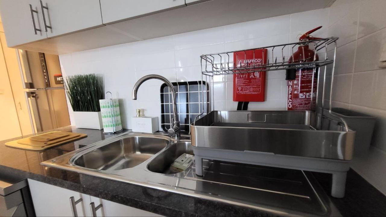 Apartment Modern 2br -5min To Metro-unit 211 Dubai