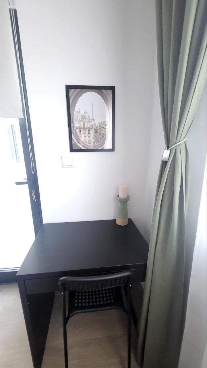 Modern 2br -5min To Metro-unit 211 Dubai