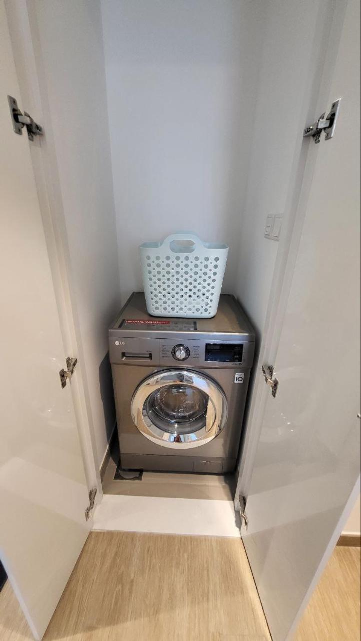 Modern 2br -5min To Metro-unit 211 Apartment *