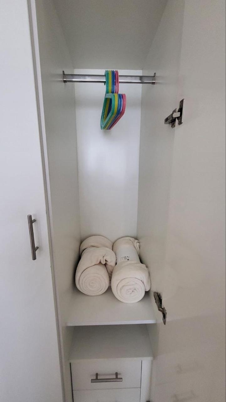 Modern 2br -5min To Metro-unit 211 Apartment Dubai