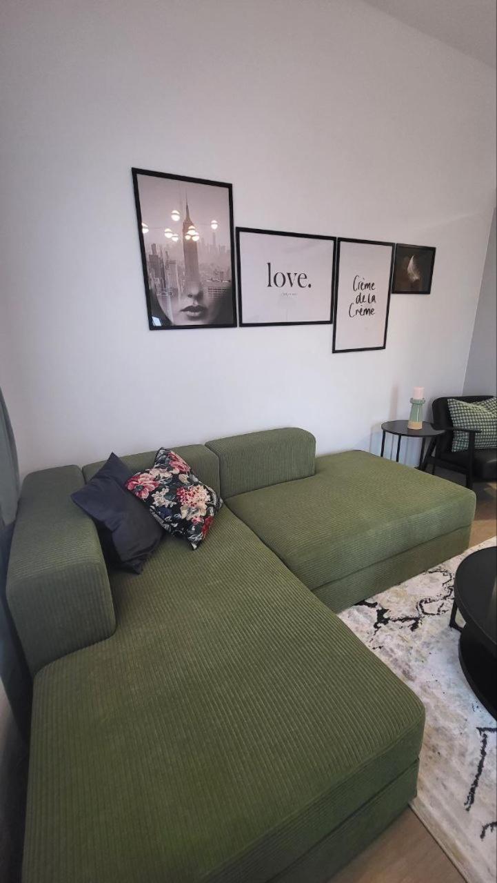 Modern 2br -5min To Metro-unit 211 *