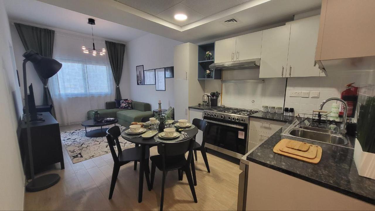 Apartment Modern 2br -5min To Metro-unit 211 Dubai