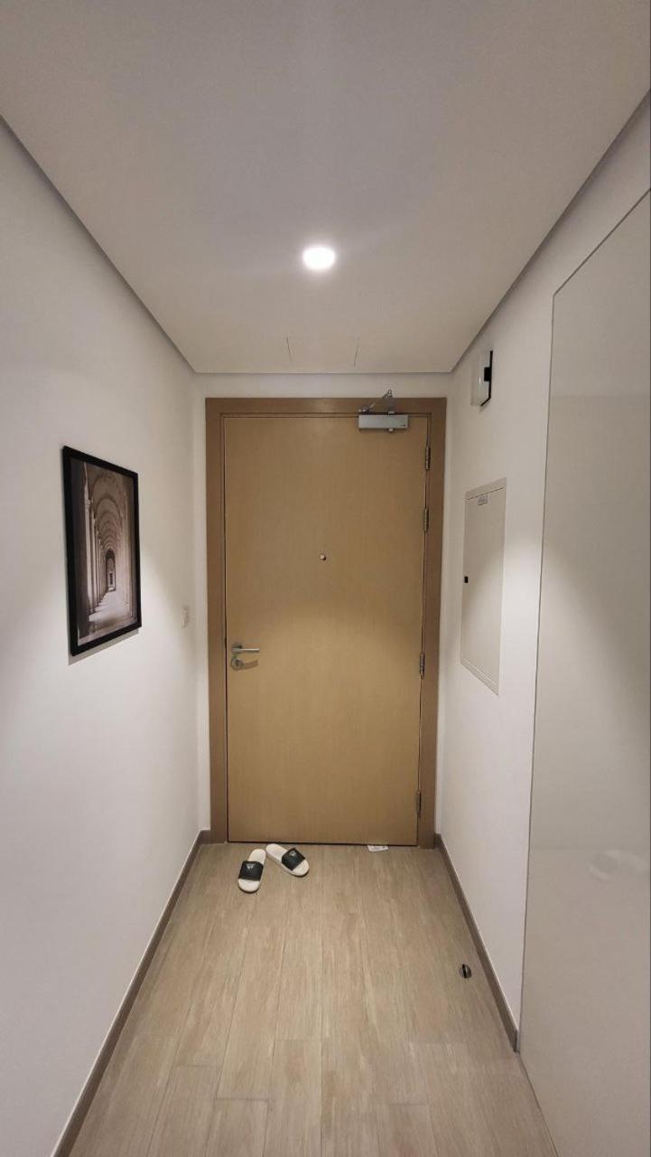 Modern 2br -5min To Metro-unit 211 * Dubai