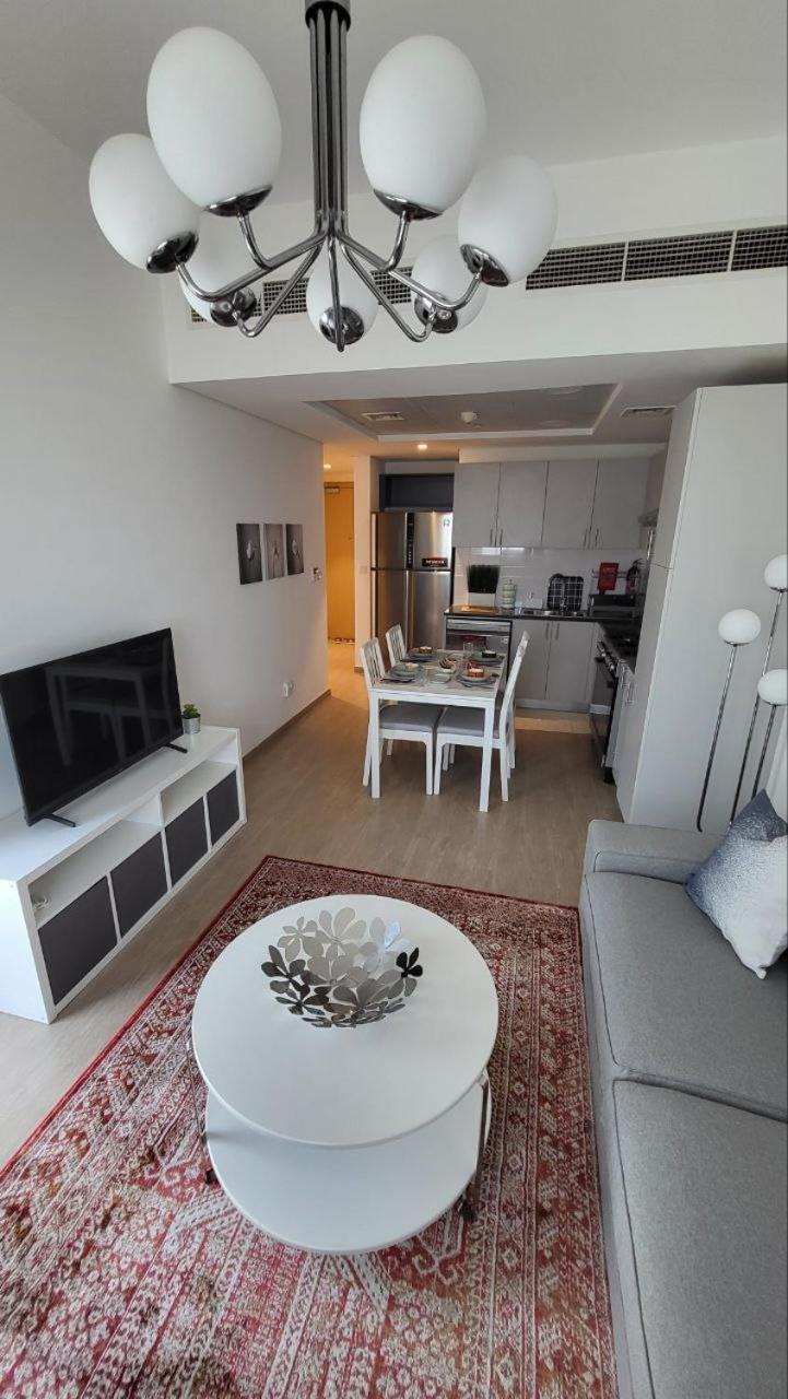 Apartment Modern 2br -5min To Metro-unit 211 Dubai